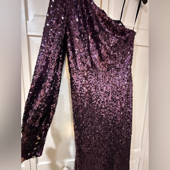 NWT | Mac Duggal 26717 Aubergine Purple Sequined One Shoulder Sleeve Gown Size 6 - Picture 11 of 14